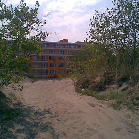 Beach View Plaza *